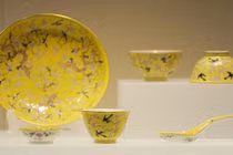 Chiêm ngưỡng cổ vật dùng trong hôn lễ của hoàng đế TQ