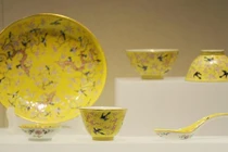 Chiêm ngưỡng cổ vật dùng trong hôn lễ của hoàng đế TQ