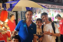 Minh Nhựa chụp ảnh với con gái 20 tuổi, dân mạng nói điều sốc