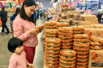 Thị trường Tết: Hàng Việt chiếm ưu thế bằng chất lượng và mẫu mã