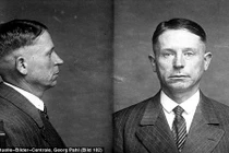 Chuyện hãi hùng về sát nhân “ma cà rồng” khét tiếng nước Đức