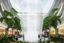 Khám phá thác nước trong nhà cao nhất thế giới ở Singapore