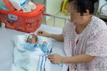 Nuôi sống bé trai sinh non nhỏ chỉ bằng chiếc bánh mì