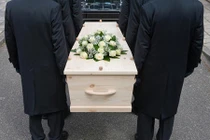 Rợn người chuyện chết đi sống lại trong đám tang 