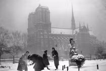 Xót xa hình ảnh nhà thờ Đức Bà Paris thời huy hoàng 