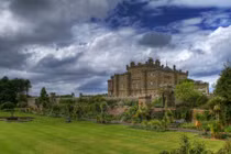 Bí ẩn những lâu đài ma ám kinh dị nhất thế giới 