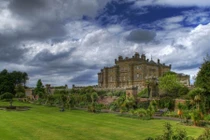 Bí ẩn những lâu đài ma ám kinh dị nhất thế giới 