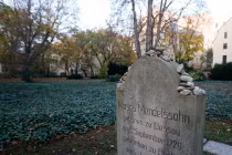 Tiết lộ “sốc” về mộ trùm mật vụ Đức quốc xã