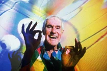 Thế giới tồn tại những kiểu mai táng kỳ dị nào? 