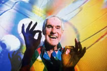 Thế giới tồn tại những kiểu mai táng kỳ dị nào? 