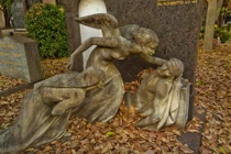 Tròn mắt những bức tượng đáng sợ nhất thế giới