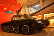 Điều chưa biết về xe tăng 843 "nhường đường" xe 390