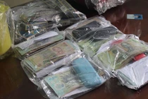 Bắt quả tang nhiều "quý bà" sát phạt trong bếp