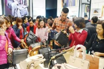 Đủ chiêu trò kích cầu cuối năm, coi chừng "tiền mất tật mang"