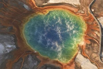 Vẻ đẹp bảy sắc cầu vồng suối nước nóng lớn nhất Mỹ