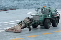 Kinh ngạc máy quét rác trên tàu sân bay Nga