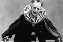 Những chú hề được hóa trang đáng sợ trong ngày lễ Halloween