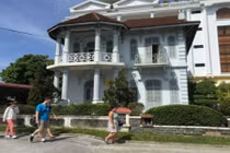 Phá biệt thự 100 năm tuổi ở Huế