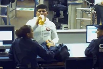 Chứng minh ma túy trong chai là nước trái cây, thiếu niên chết vì sốc thuốc