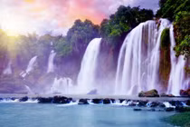 Bản Giốc lọt top 10 thác nước nên đến trước khi chết
