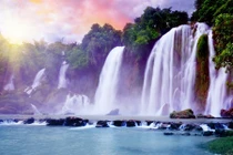 Bản Giốc lọt top 10 thác nước nên đến trước khi chết