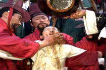 Man rợ đòn đánh ghen cay độc nhất hậu cung xưa 