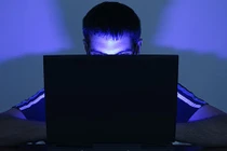 Rebecca Guy: Hệ lụy không ngờ từ ảnh khiêu dâm 