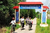 Khoe nhậu có nữ tiếp viên, 5 cán bộ ở Cà Mau bị xử lý