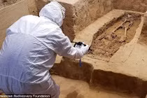 Bí mật kinh hoàng về bộ xương không đầu tại nhà thờ 