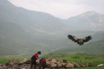 Vì sao người Tây Tạng tôn sùng tục thiên táng rùng rợn? 