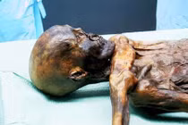 Ba lời nguyền chết người kinh thiên nhất lịch sử 