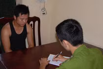 Cưỡng bức nữ sinh rồi cho tiền đi taxi về