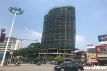 Bí ẩn nhà hoang "đắp chiếu" giữa đất vàng Hồ Tây