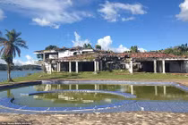 Đột nhập biệt thự của trùm ma túy giàu có nhất lịch sử 