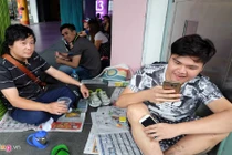 Người Việt xếp hàng mua iPhone 7 trước 2 ngày ở Singapore