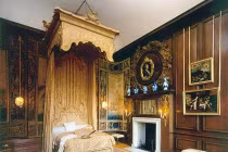 Bí mật bên trong phòng ngủ của các Nữ hoàng Anh 