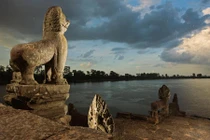 Vì sao thành phố Angkor huy hoàng bỗng dưng sụp đổ? 