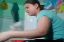 An Giang: Đình chỉ cơ sở mầm mon có bảo mẫu tát trẻ ngã sấp mặt