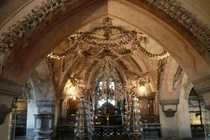 Những nhà thờ xương người kinh dị nhất mùa Halloween 