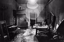 Chùm ảnh: Bên trong hầm ngầm nơi Hitler tự sát 