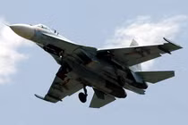 Tiêm kích Su-27 diễn tập bắn đạn thật ở Quân khu 5