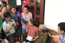 Đẫm nước mắt ngày trùng phùng của chị Hon sau 22 năm lưu lạc