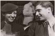 Bi tráng chuyện tình cặp đôi phóng viên chiến tranh nổi tiếng thế giới