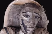 Kỳ lạ xác ướp nam giới trong quan tài nữ