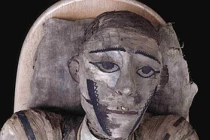 Kỳ lạ xác ướp nam giới trong quan tài nữ