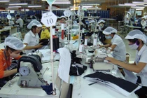 3.000 lao động nữ 'sau 1 đêm mất 10% lương'