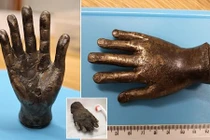 Phát hiện gây sốc về bàn tay 2,3 kg của người La Mã 