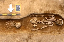 Phát hiện 92 bộ xương thời Trung cổ ở nhà thờ Anh