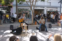 Phố đi bộ ở Tây: Điều gì tạo nên sức hút? 