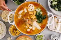 4 thói quen ăn lẩu dễ gây bệnh, đặc biệt là số 3